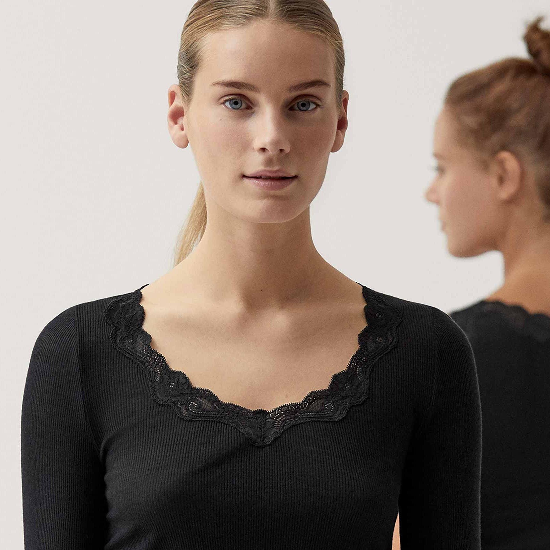 RICHESSE LACE