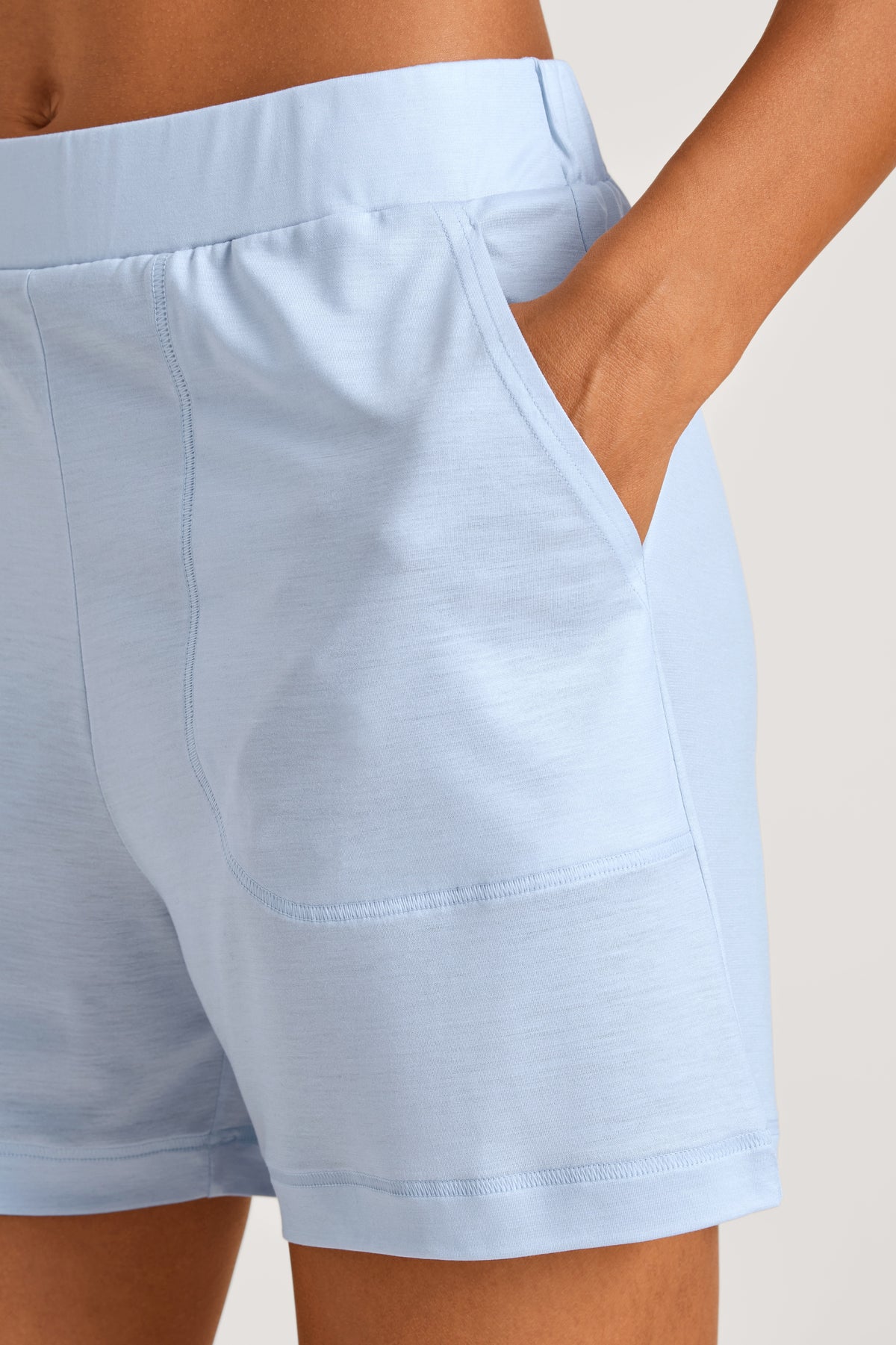 Pantaloni corti da pigiama con tasche laterali DEEPSLEEPWEAR Cooling - blu armonia (CALIDA 470)