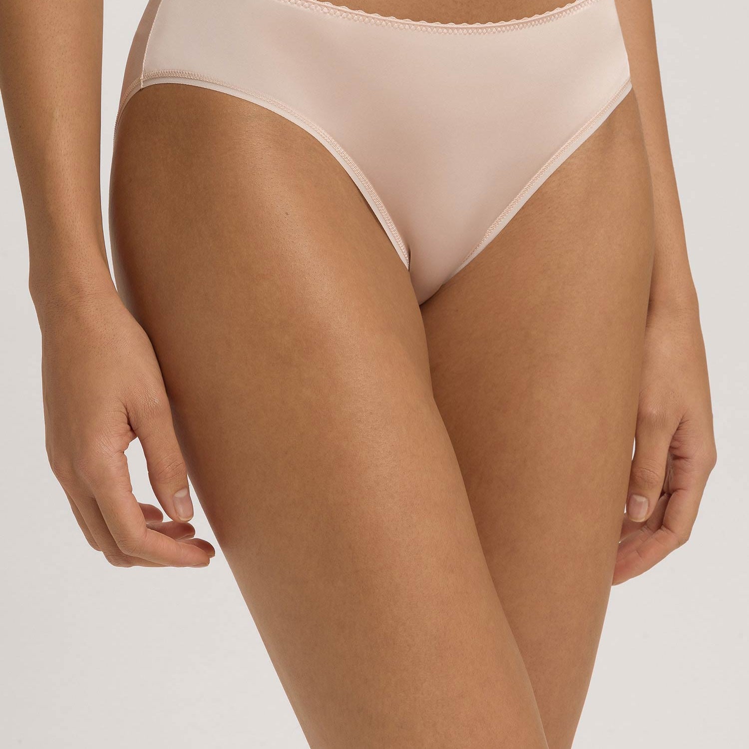 الموجزات المصغرة, الانزلاق SATIN DELUXE