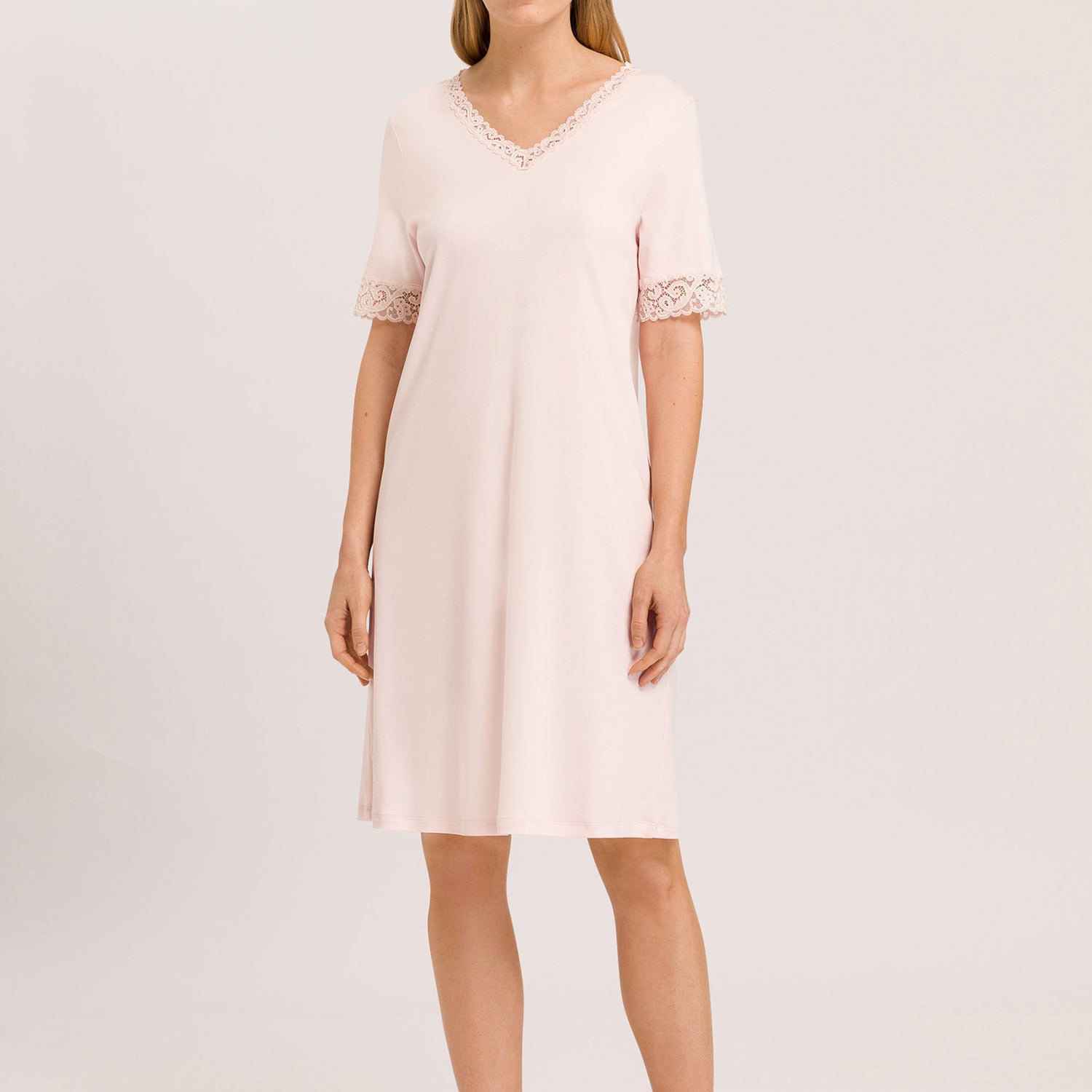 Chemise de nuit à manches courtes, longueur 100 cm MOMENTS