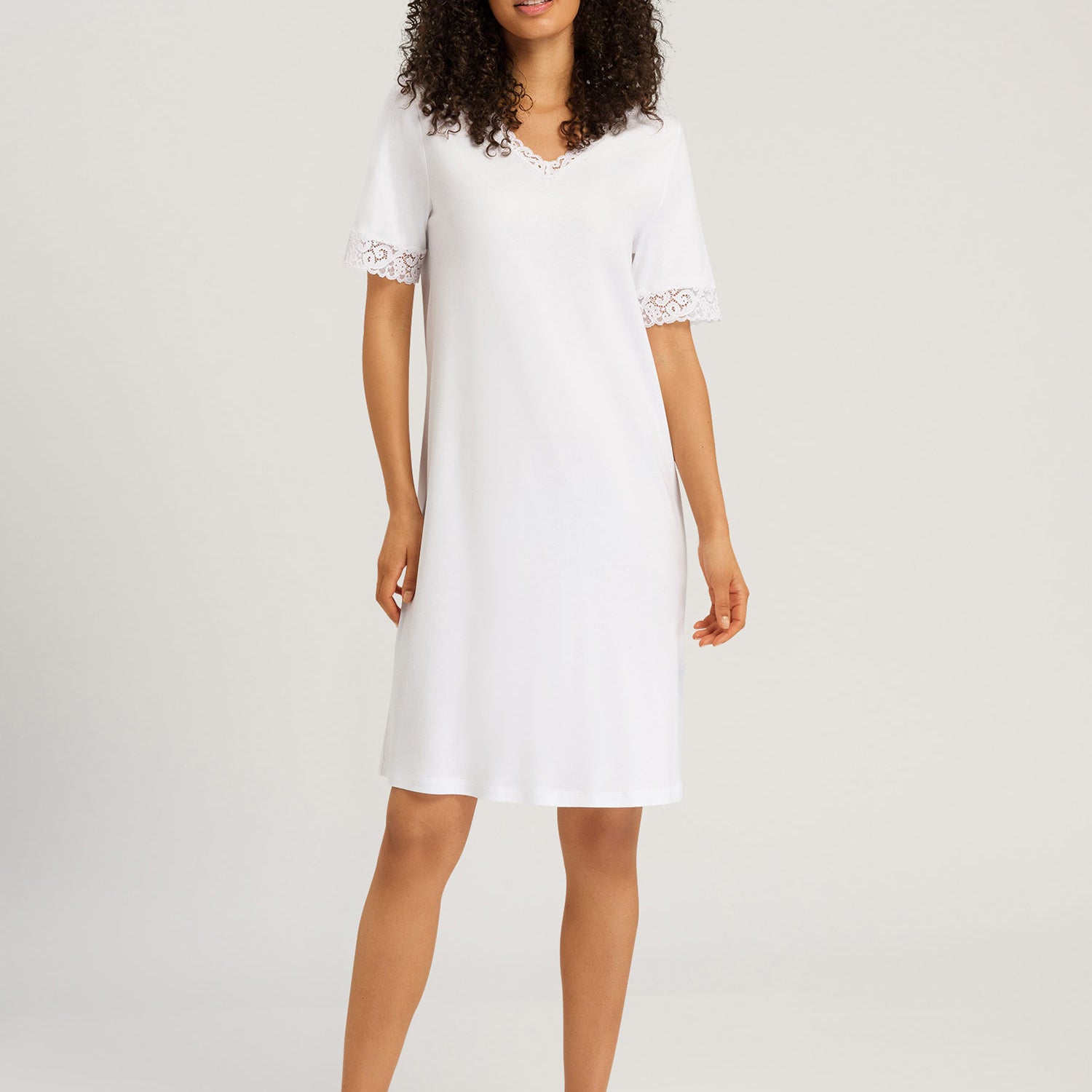 Chemise de nuit à manches courtes, longueur 100 cm MOMENTS