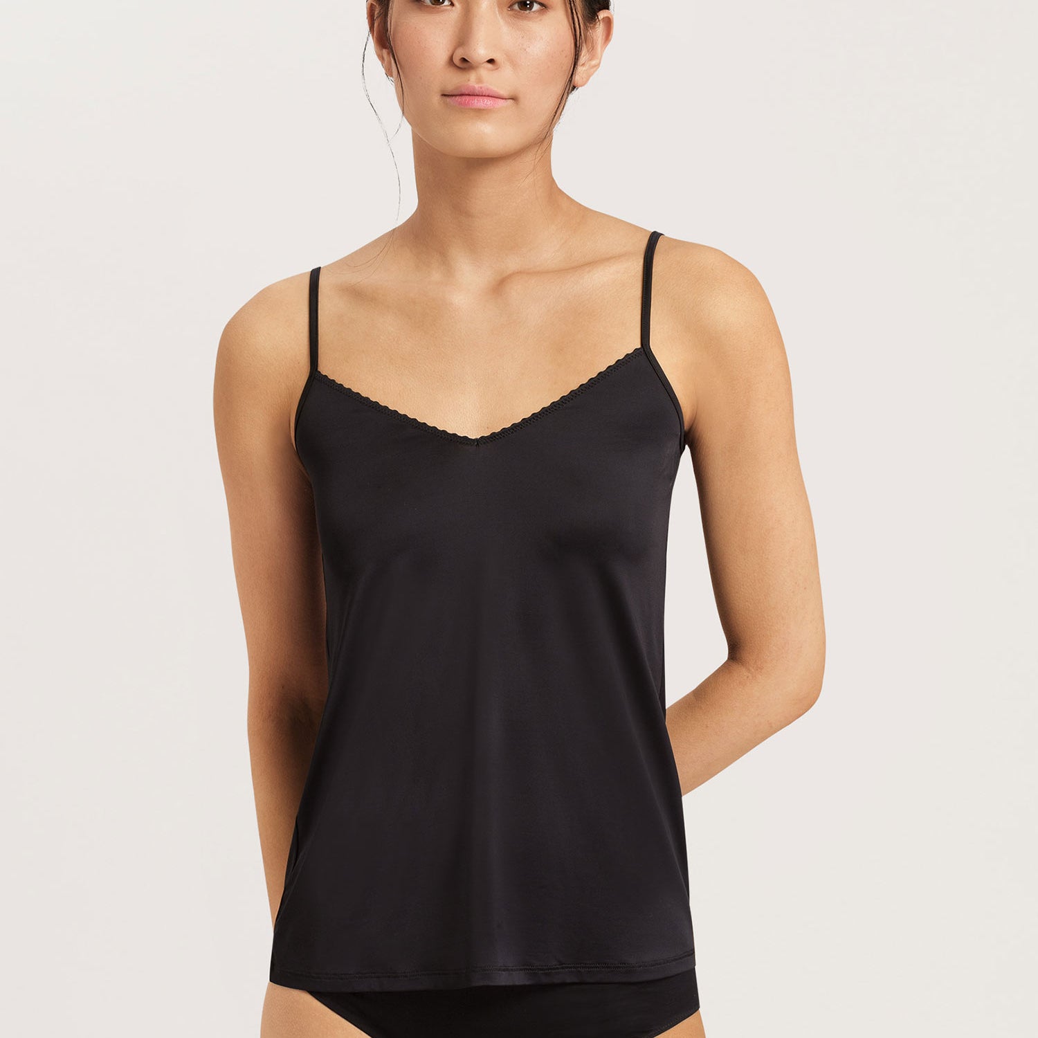 سباغيتي أعلى SATIN DELUXE