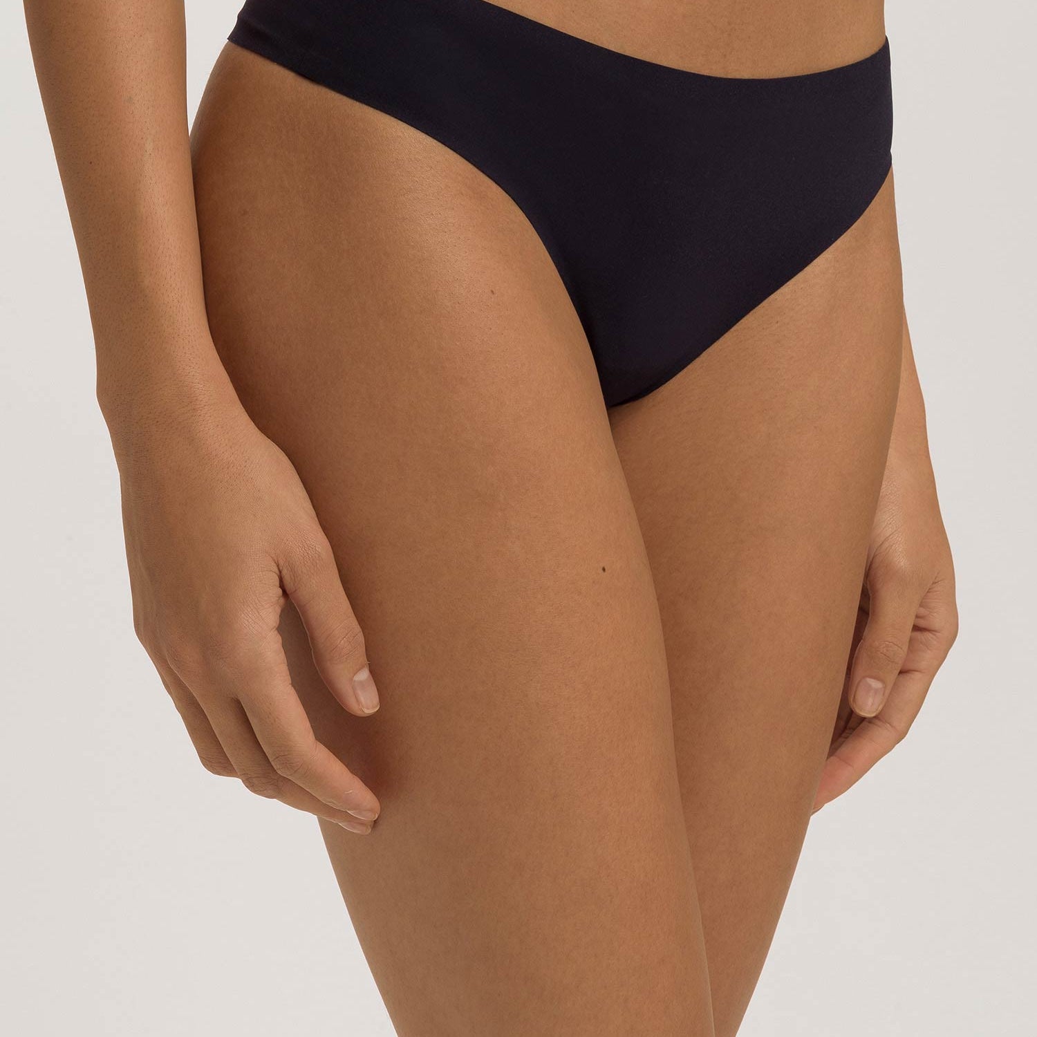 Thong, Chaîne INVISIBLE TOUCH