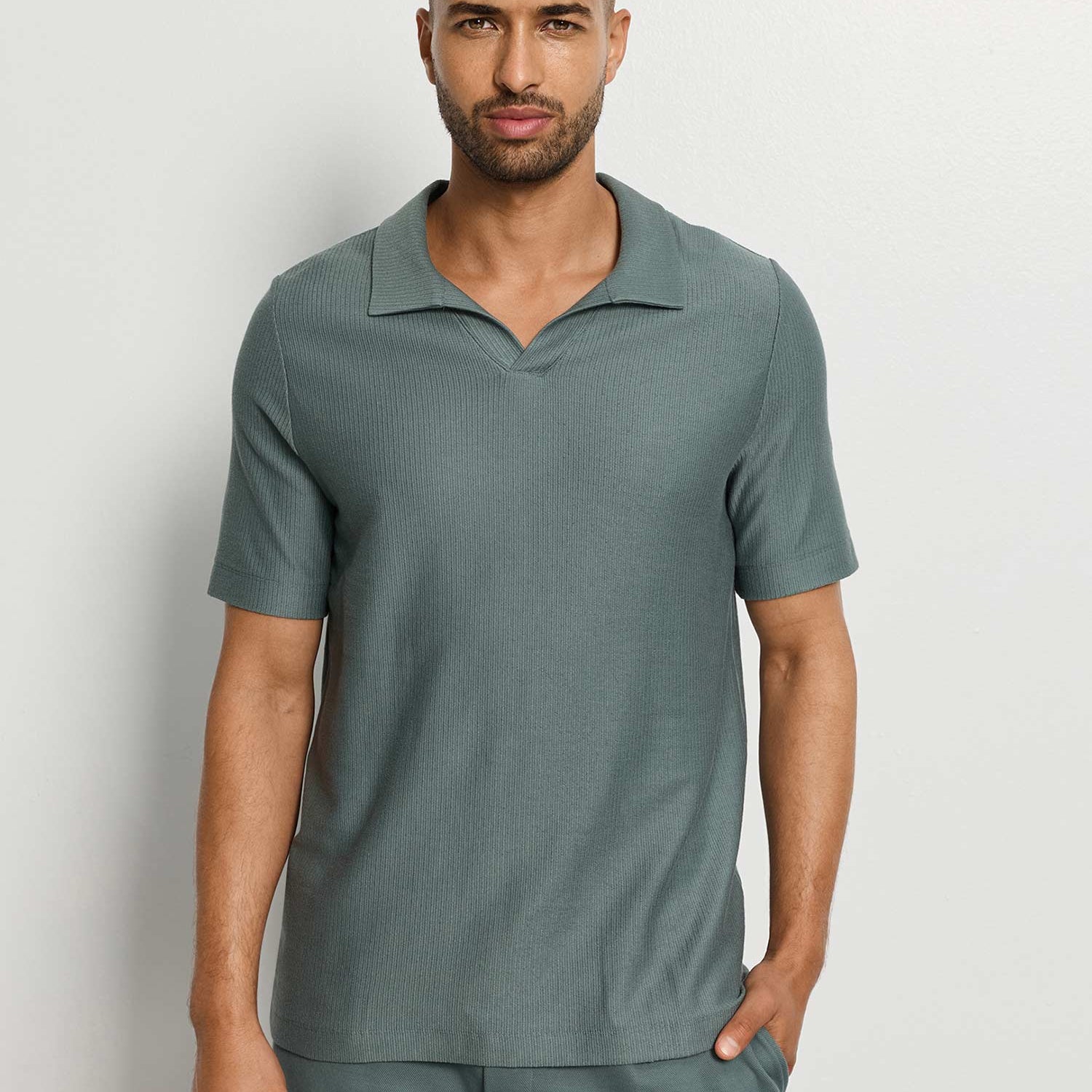 Polo-Shirt TRAVELWEAR, V-Neck