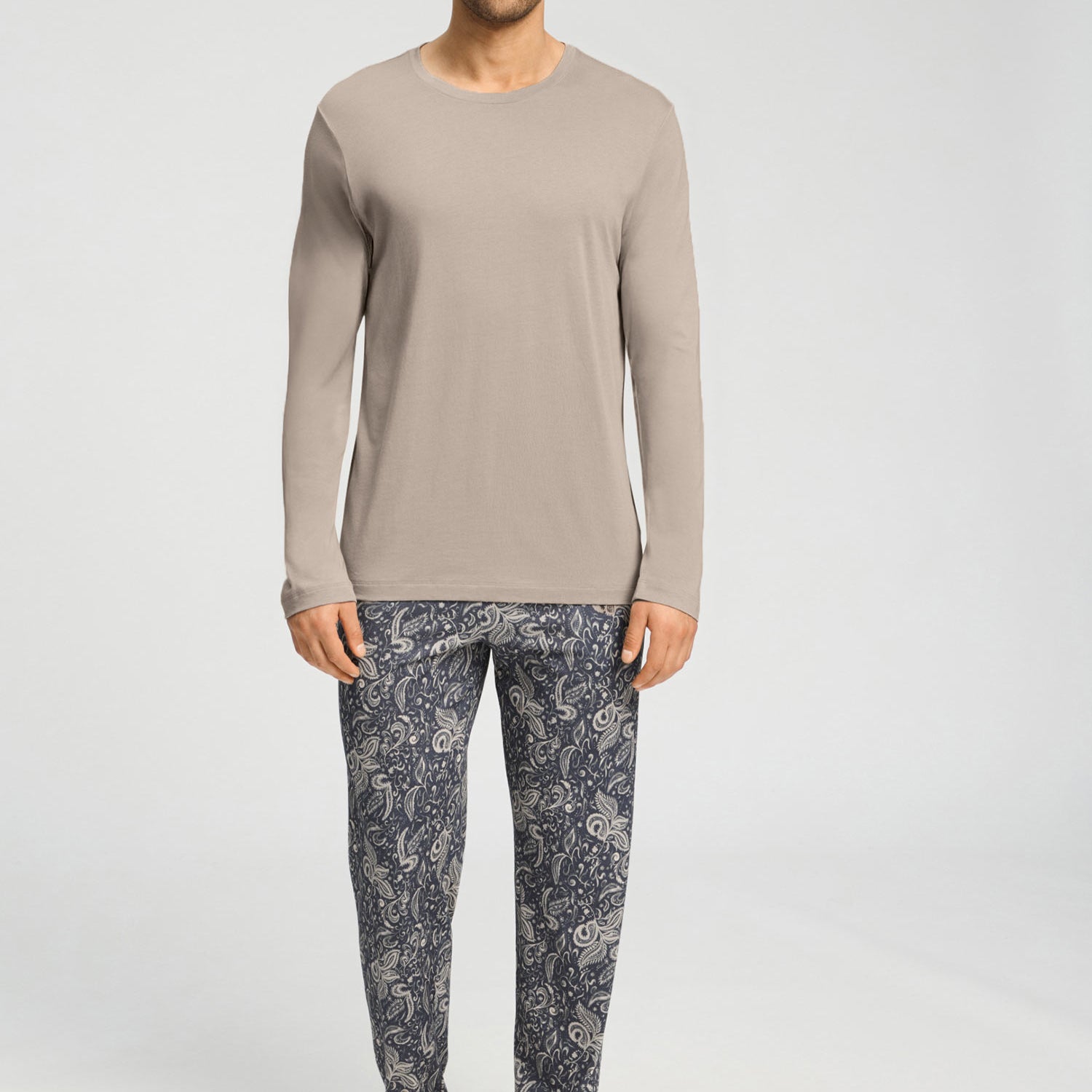 Langer Pyjama NIGHT & DAY, im Herbst-Design, Grösse M