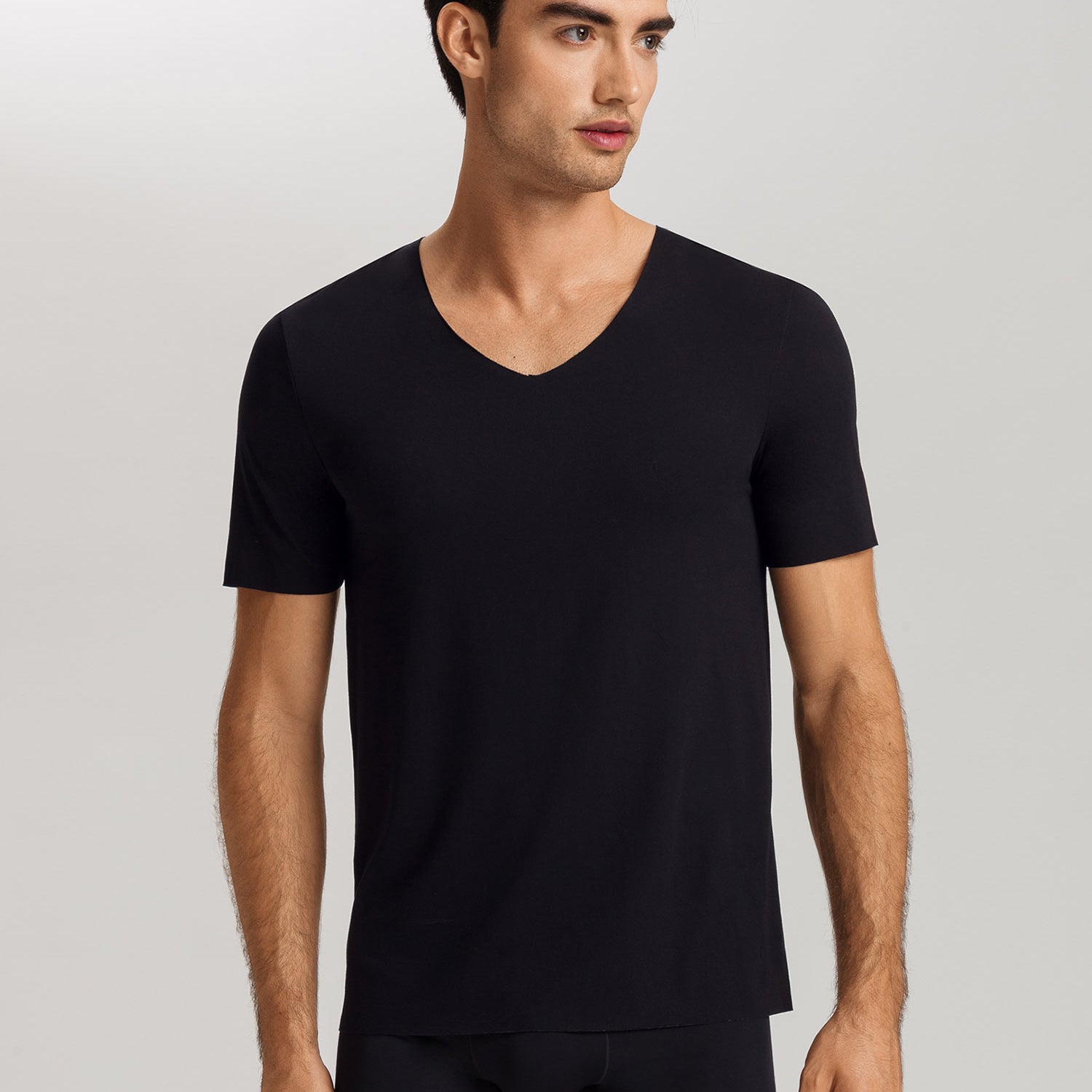 T-shirt, col en V, CLEAN CUT