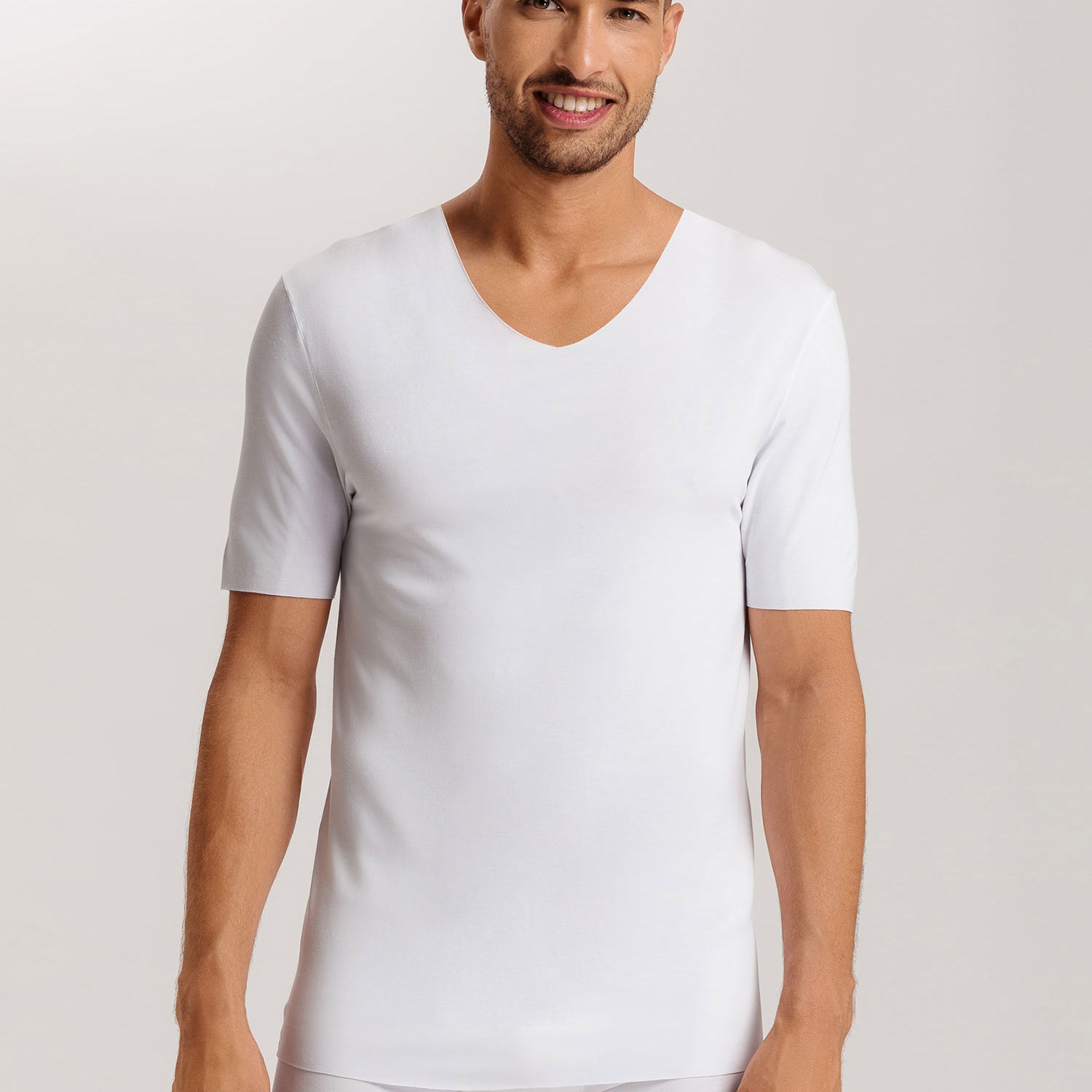 T-shirt, col en V, CLEAN CUT