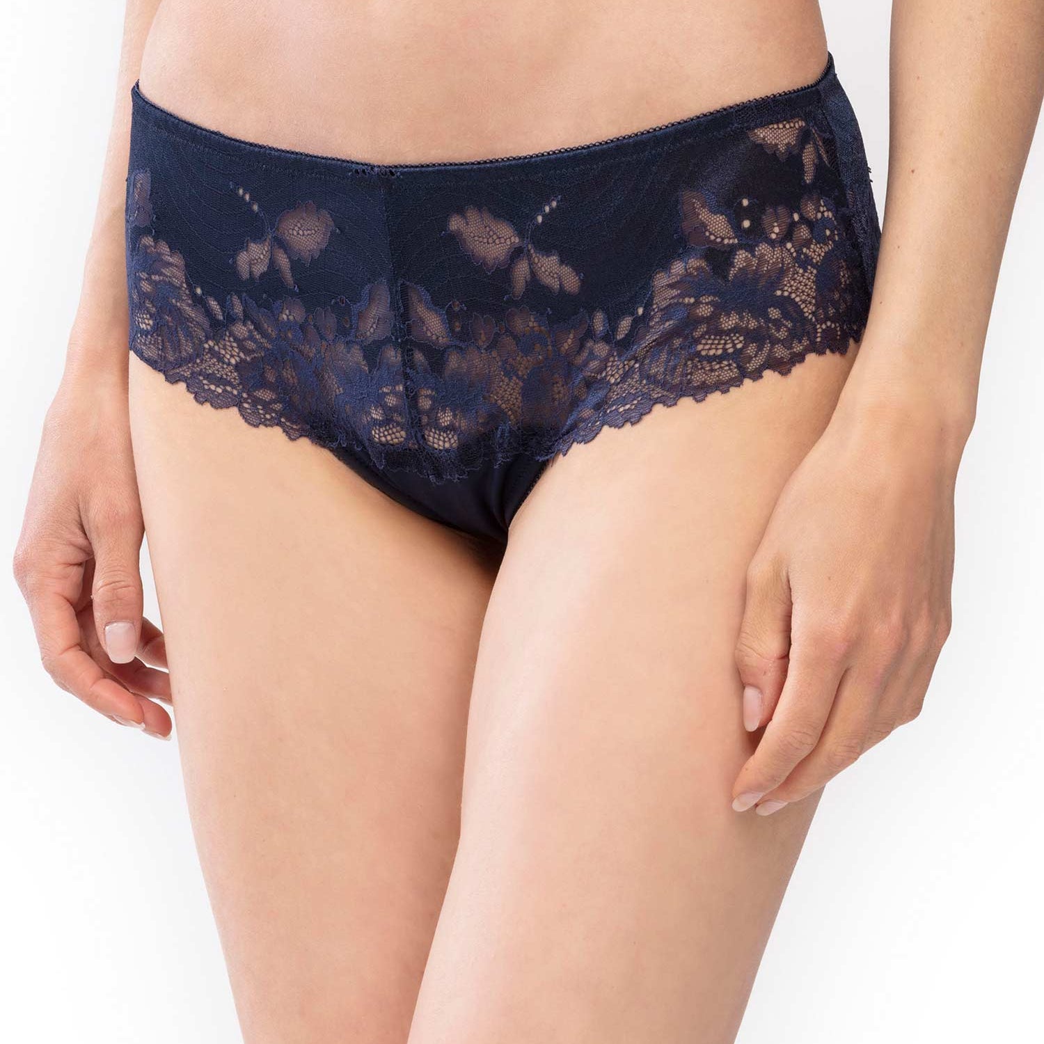 赶时髦的人 LUXURIOUS