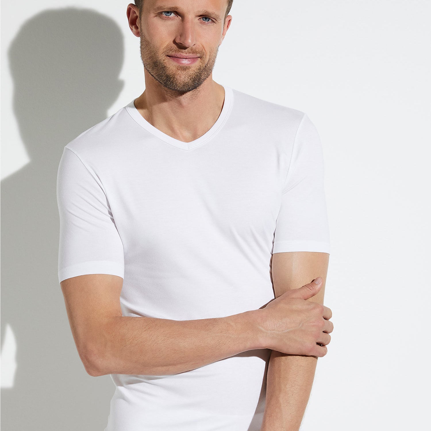 T-shirt, manches courtes, col en V, 700 PURENESS