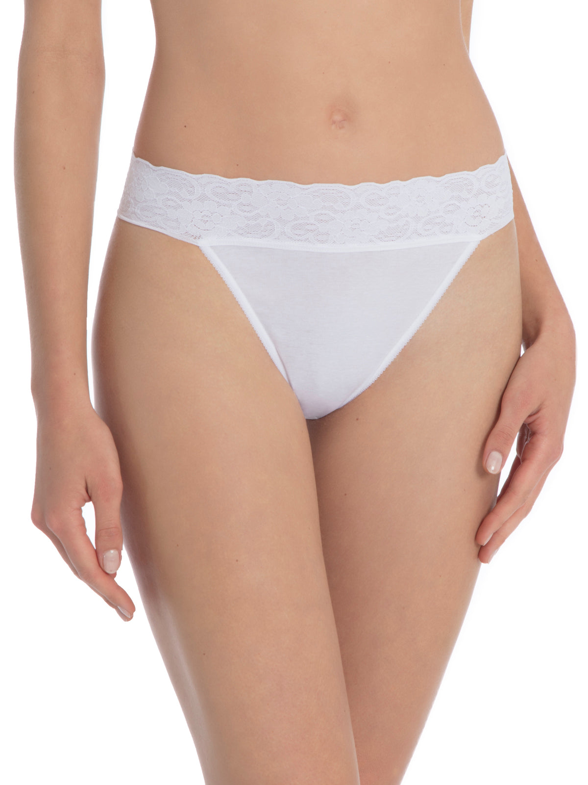 CALIDA Damen Tangaslip ICONICS LYCRASPITZE (21904) in Weiss (001) – Tragebild frontal