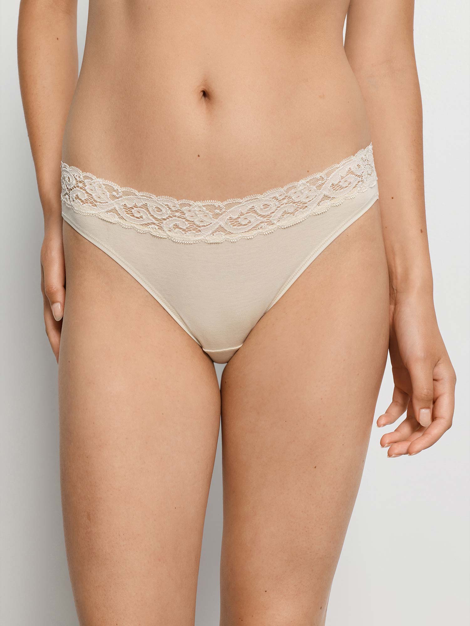 Mini Briefs MOMENTS, Mini Slip mit Spitzenbund, in Sommerfarbe summer sand