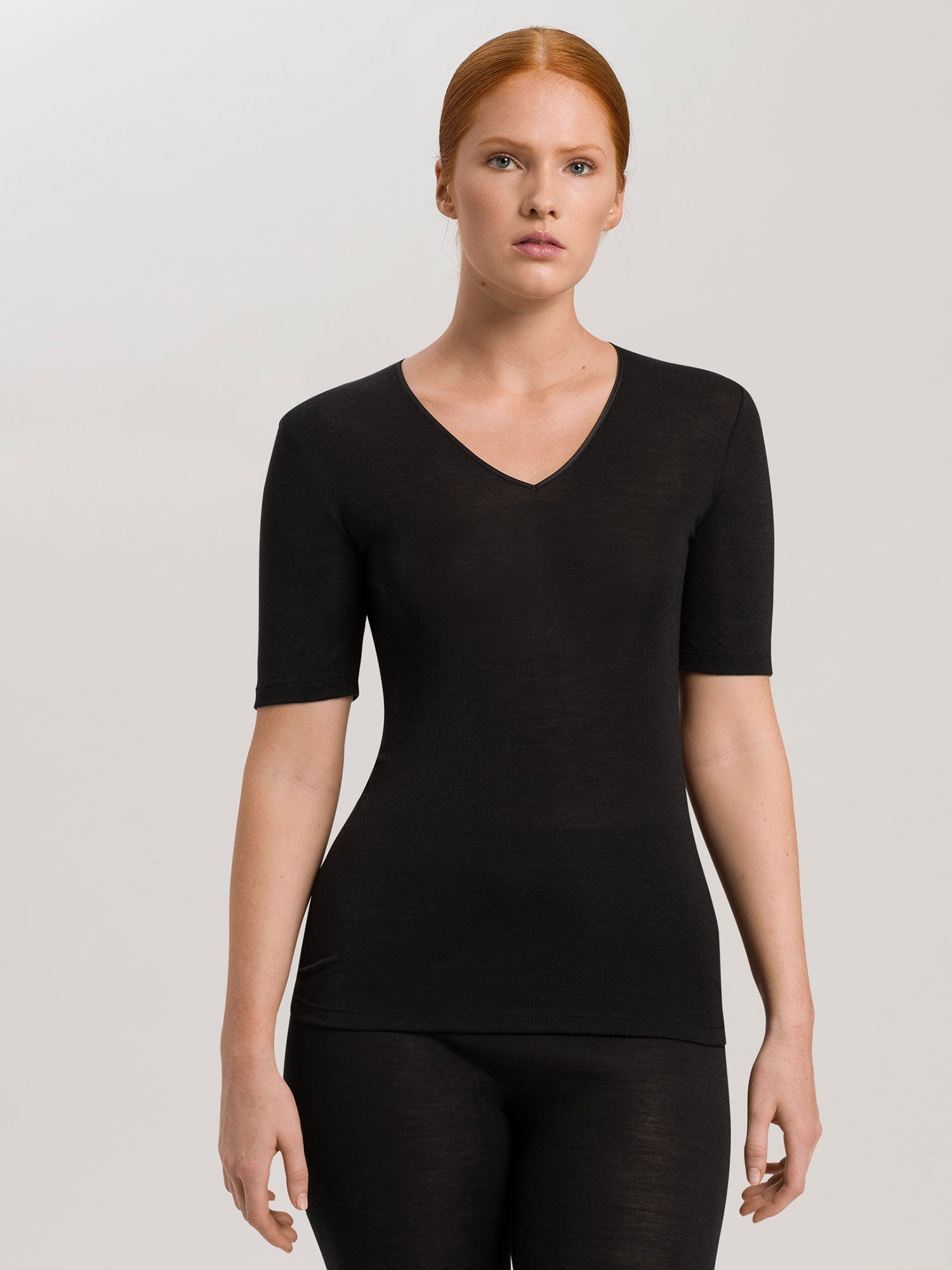 قميص بأكمام قصيرة (1/2-ذراع)، ياقة على شكل V، WOOLEN SILK 