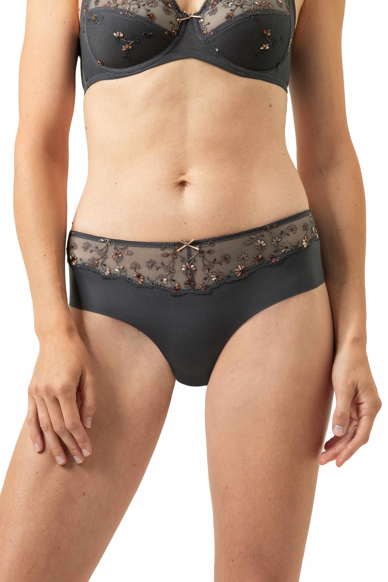 赶时髦的人 DELIGHTFUL 