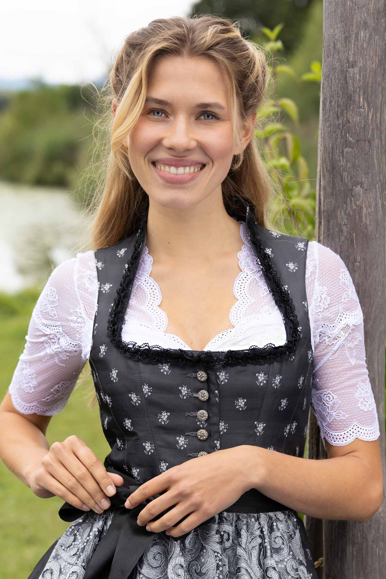 Dirndl-上衣，半袖，花卉图案蕾丝，GABI 