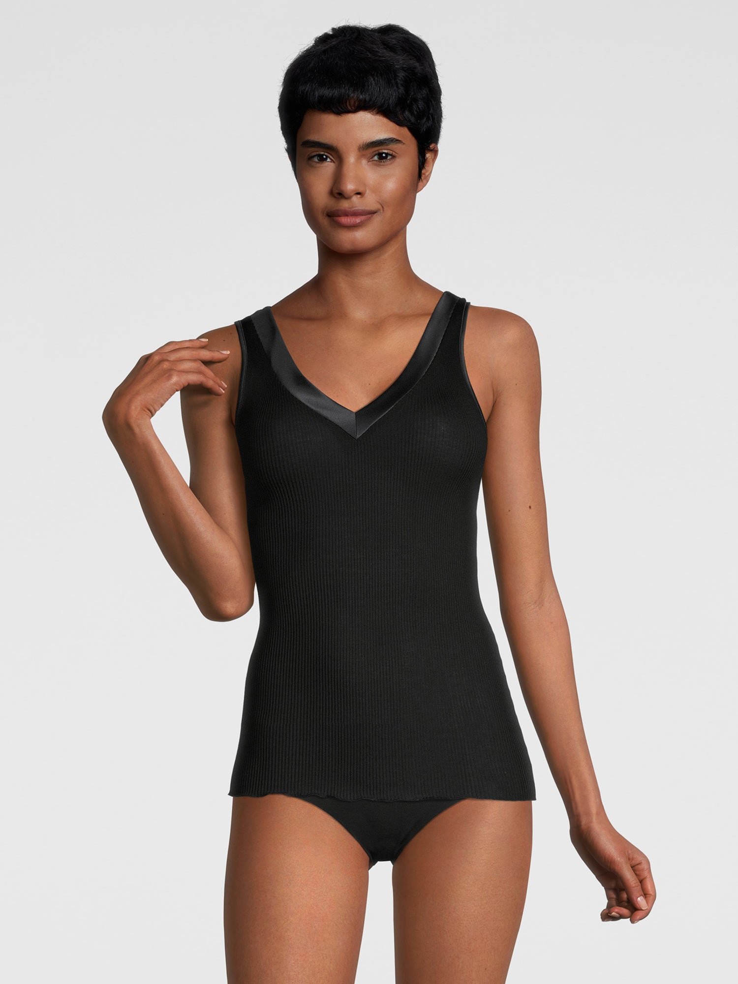 تانك-أعلى، ياقة على شكل V، نسيج مضلع ناعم، مع حواف ساتان عريضة، FILOSCOZIA SATIN EDGE 